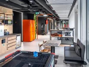 Pronájem kanceláře, Praha - Karlín, Karolinská, 3237 m2