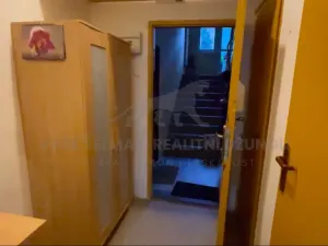 Pronájem bytu 1+kk, Praha - Smíchov, Křížová, 35 m2