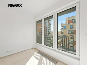 Pronájem bytu 3+kk, Praha - Hloubětín, Poděbradská, 77 m2