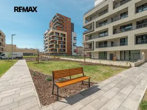 Pronájem bytu 3+kk, Praha - Hloubětín, Poděbradská, 77 m2