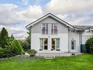 Prodej vily, Bašť, Kostelecká, 145 m2