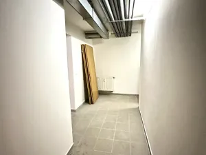 Prodej obchodního prostoru, Karlovy Vary, Zámecký vrch, 111 m2