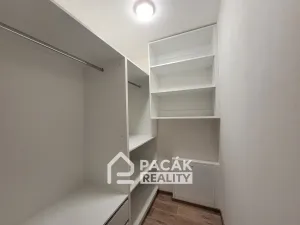 Pronájem bytu 1+kk, Olomouc - Neředín, Frištenského, 32 m2