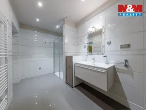 Prodej rodinného domu, Karlovy Vary - Dvory, Chebská, 228 m2