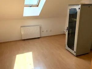 Pronájem kanceláře, Třebíč - Jejkov, Smila Osovského, 250 m2