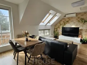 Prodej bytu 2+kk, Holubice, Za Dvorem, 63 m2