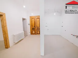 Prodej apartmánu, Frýdek-Místek, Zámecké nám., 405 m2