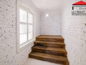 Prodej apartmánu, Frýdek-Místek, Zámecké nám., 405 m2