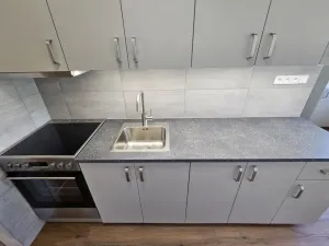 Pronájem bytu 2+1, Praha, Dolnojirčanská, 61 m2