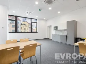 Pronájem kanceláře, Pardubice - Zelené Předměstí, třída Míru, 272 m2