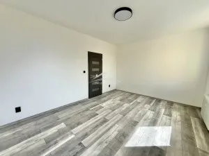 Prodej bytu 3+1, Tábor, Kpt. Jaroše, 63 m2