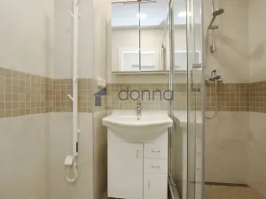 Pronájem bytu 3+kk, Praha, Třeboradická, 68 m2