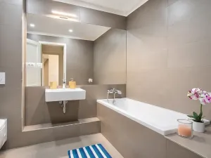 Pronájem bytu 1+kk, Praha - Karlín, Sokolovská, 77 m2