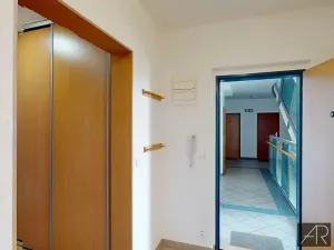 Pronájem bytu 3+kk, Praha - Podolí, Jeremenkova, 84 m2