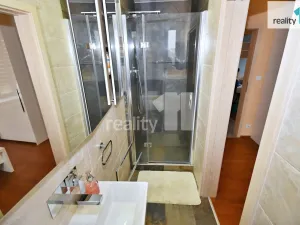 Prodej bytu 4+kk, Praha - Hloubětín, Nademlejnská, 93 m2