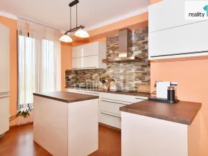 Prodej bytu 4+kk, Praha - Hloubětín, Nademlejnská, 93 m2