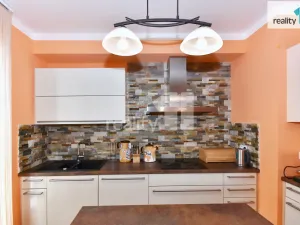 Prodej bytu 4+kk, Praha - Hloubětín, Nademlejnská, 93 m2