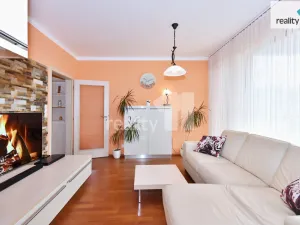 Prodej bytu 4+kk, Praha - Hloubětín, Nademlejnská, 93 m2