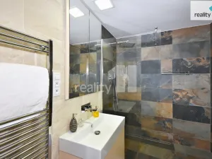 Prodej bytu 4+kk, Praha - Hloubětín, Nademlejnská, 93 m2