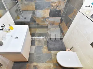 Prodej bytu 4+kk, Praha - Hloubětín, Nademlejnská, 93 m2