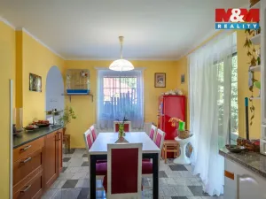 Prodej rodinného domu, Hajany, 285 m2