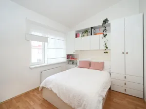 Pronájem bytu 2+kk, Praha - Holešovice, U garáží, 45 m2