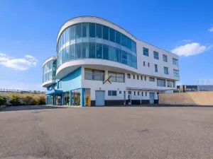 Pronájem obchodního prostoru, Praha - Křeslice, 3300 m2