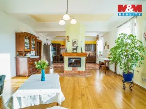 Prodej rodinného domu, Keblice, 290 m2