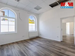 Pronájem obchodního prostoru, Nový Bor, Tržní náměstí, 53 m2