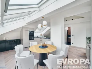 Pronájem atypického bytu, Praha - Vinohrady, Šafaříkova, 120 m2