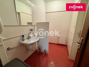 Pronájem kanceláře, Zlín, Vršava I, 460 m2