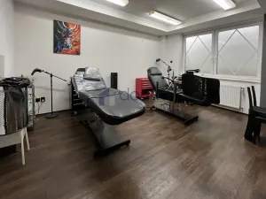 Pronájem obchodního prostoru, Praha, Šrobárova, 139 m2