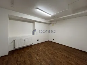 Pronájem obchodního prostoru, Praha, Šrobárova, 139 m2