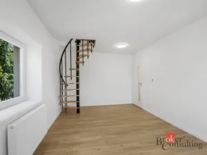 Pronájem bytu 4+1, Praha - Modřany, Barunčina, 78 m2