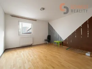 Prodej obchodního prostoru, Břeclav, 17. listopadu, 900 m2