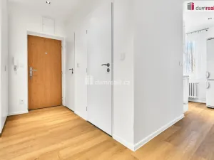 Prodej bytu 3+1, Karlovy Vary, Brigádníků, 67 m2