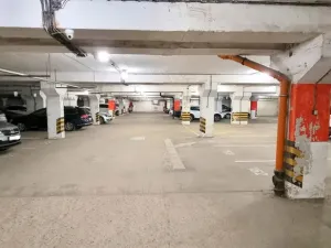 Prodej garážového stání, Praha, Ve Lhotce, 12 m2