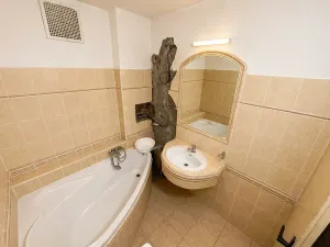 Prodej rodinného domu, Lažánky, 204 m2