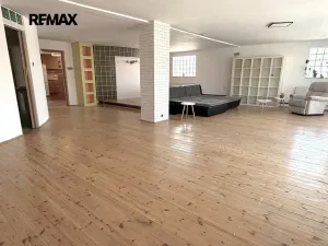 Pronájem atypického bytu, Kladno, Nezamyslova, 137 m2
