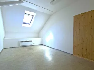 Pronájem kanceláře, Benešov, Masarykovo náměstí, 58 m2