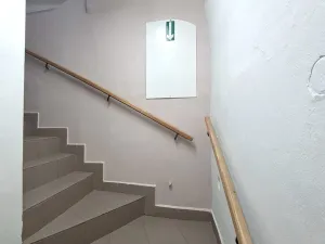 Pronájem kanceláře, Benešov, Masarykovo náměstí, 58 m2