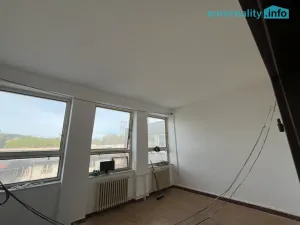 Pronájem kanceláře, Mariánské Lázně, třída Vítězství, 64 m2