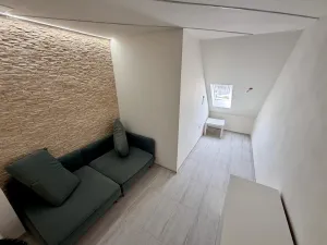 Pronájem bytu 2+1, Praha - Žižkov, Na Jarově, 55 m2
