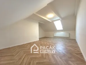 Pronájem bytu 2+1, Olomouc - Holice, Hanácká, 68 m2