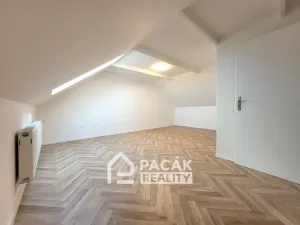 Pronájem bytu 2+1, Olomouc - Holice, Hanácká, 68 m2