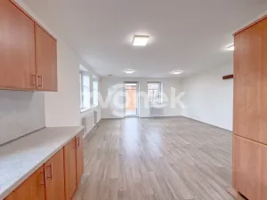 Pronájem bytu 3+kk, Zlín, Nad Ovčírnou III, 87 m2