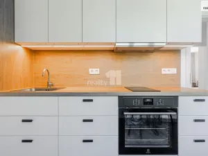Pronájem bytu 1+kk, Praha - Strašnice, U krbu, 25 m2