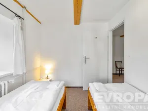 Pronájem komerční nemovitosti, Okrouhlička, 572 m2