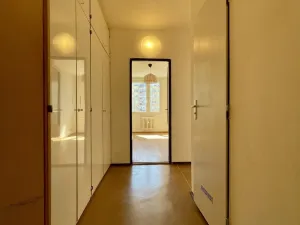 Pronájem bytu 2+kk, Praha - Kobylisy, Frýdlantská, 43 m2