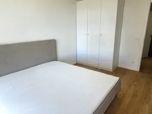 Pronájem bytu 2+kk, Brno, Bratislavská, 50 m2